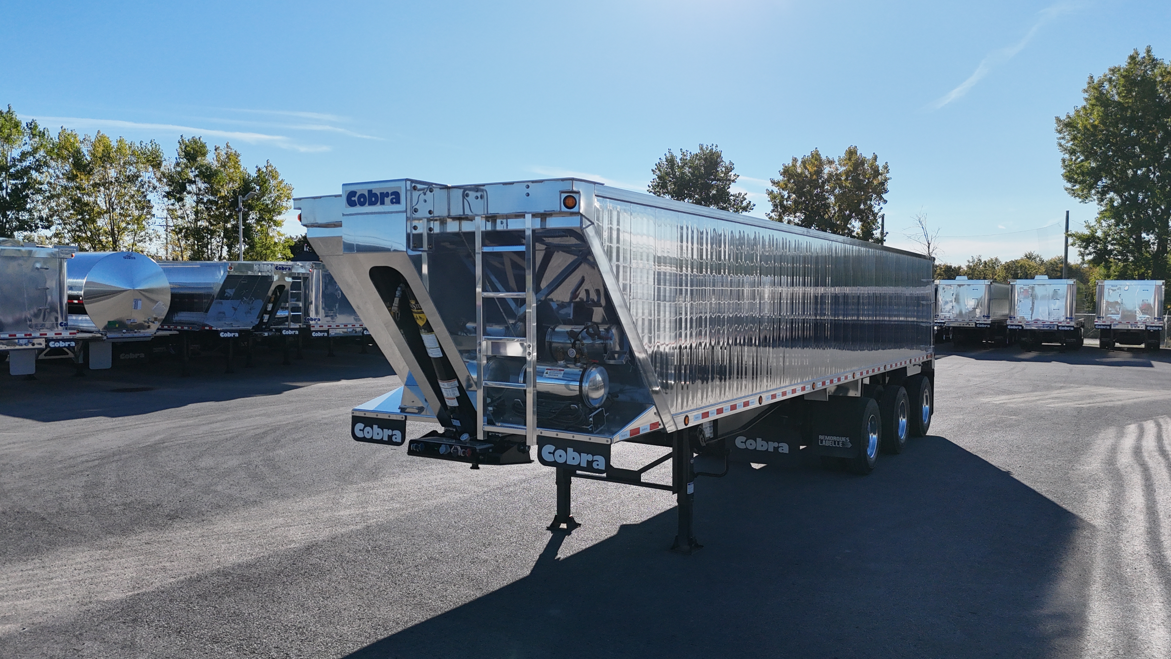 COBRA HYBRIDE STOCK 3 ESSIEUX (2).JPG