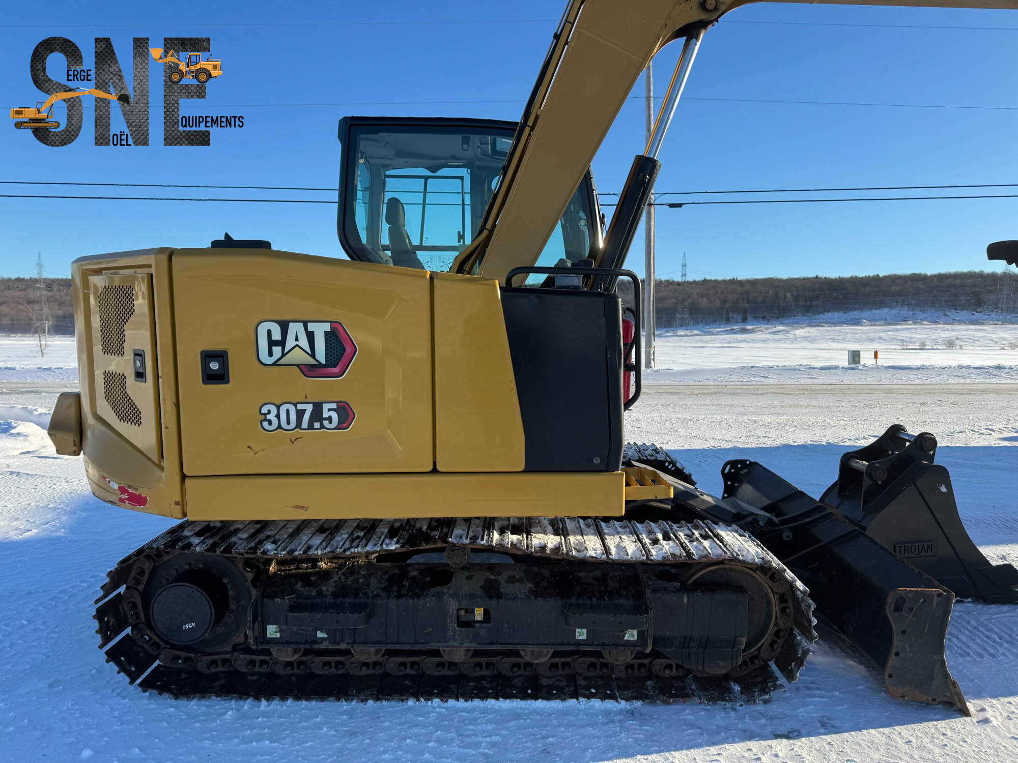 Caterpillar 307.5_0322.jpg