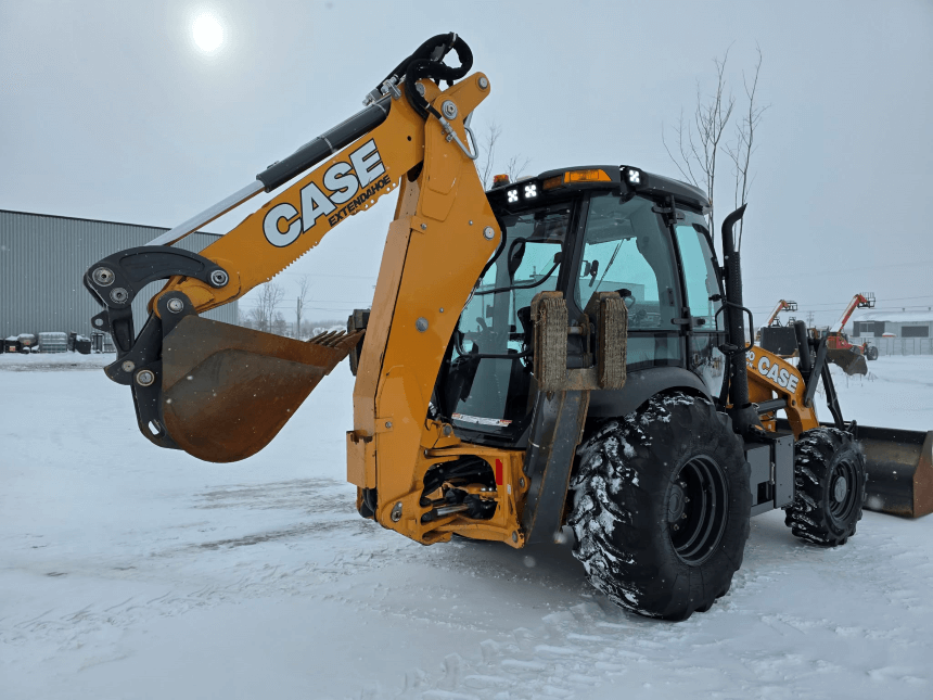 Case 580SN WT 2023 – vue arrière.png