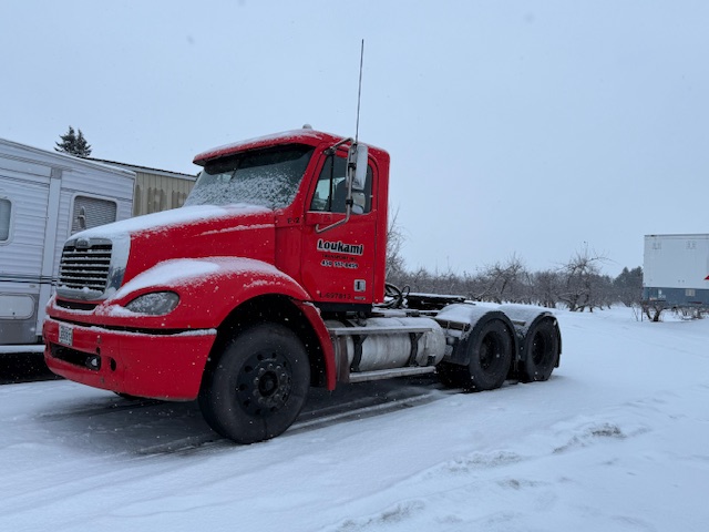 2006 Freighliner columbia.jpeg