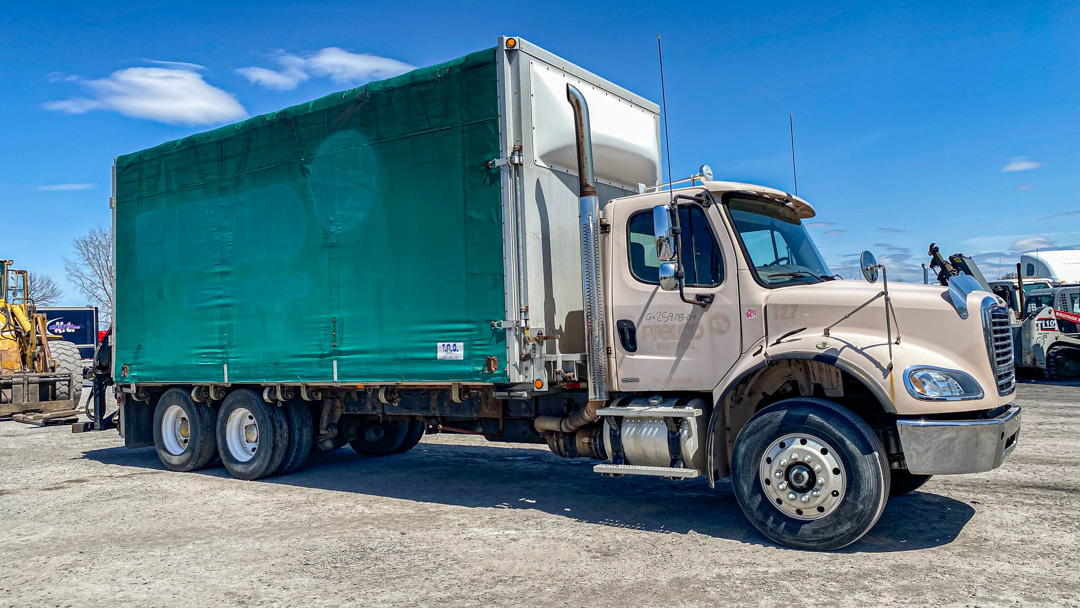 FREIGHTLINER M2 112 CURTAIN SIDE BOX WITH CRANE