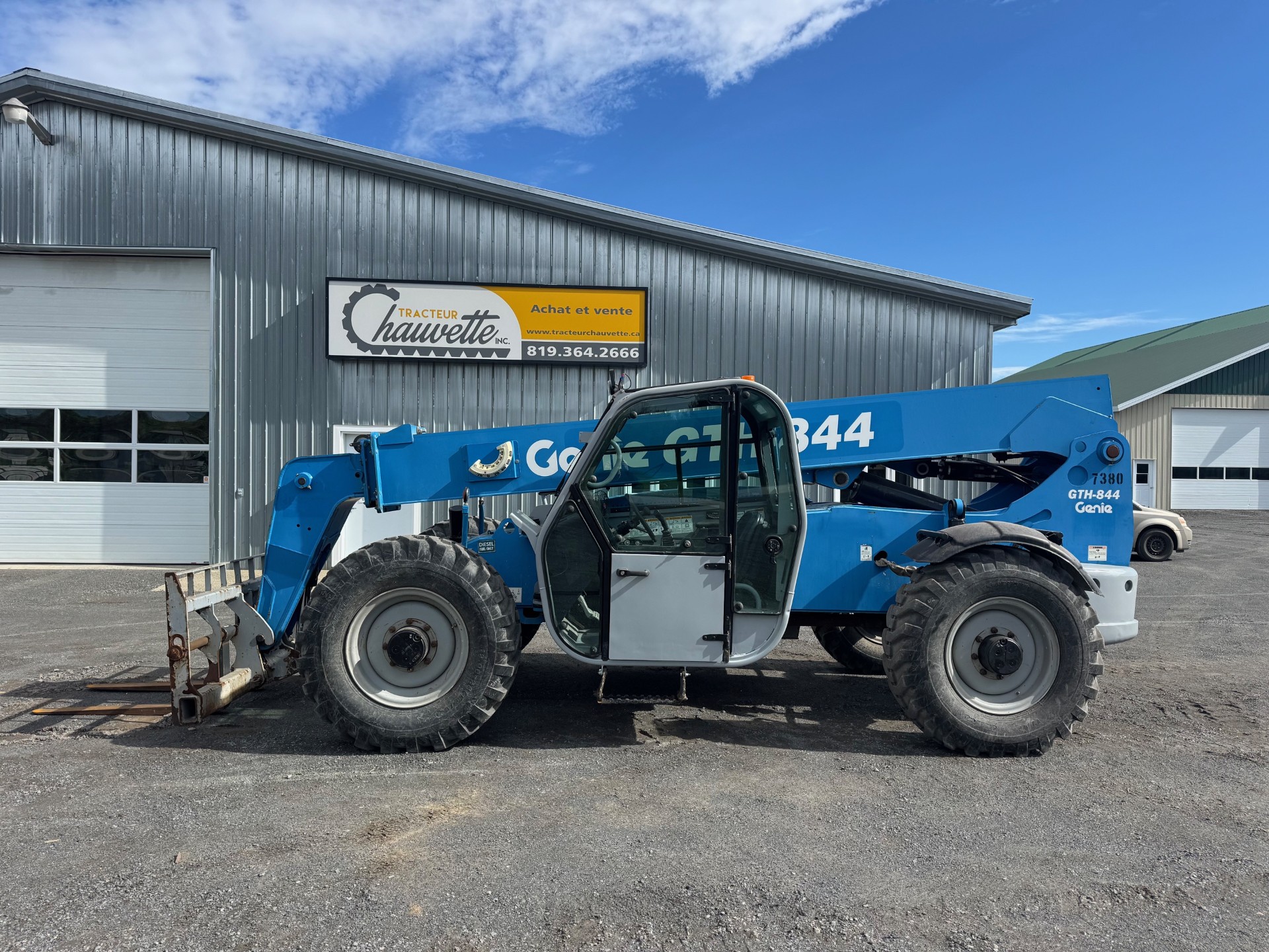 Genie GTH844 (1).jpg