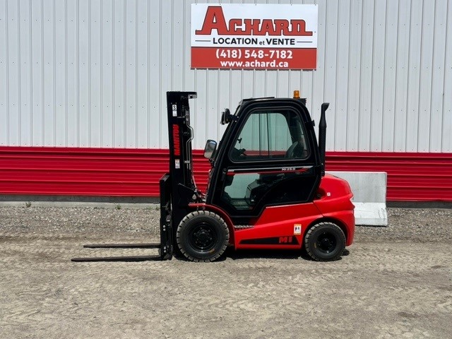 Manitou MI25D CE6493 profil achard side.jpg
