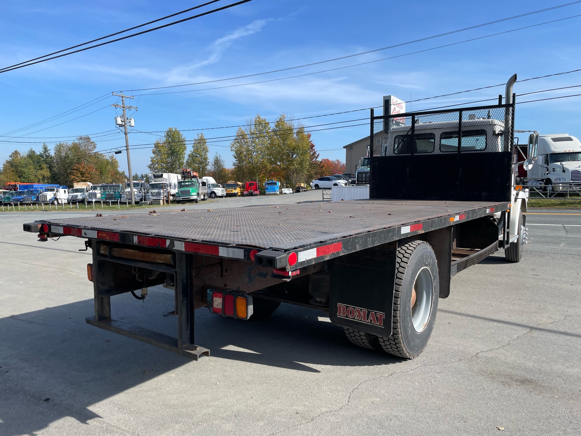 2003 - Freightliner FL80 - Camion Plateforme - 05.jpeg