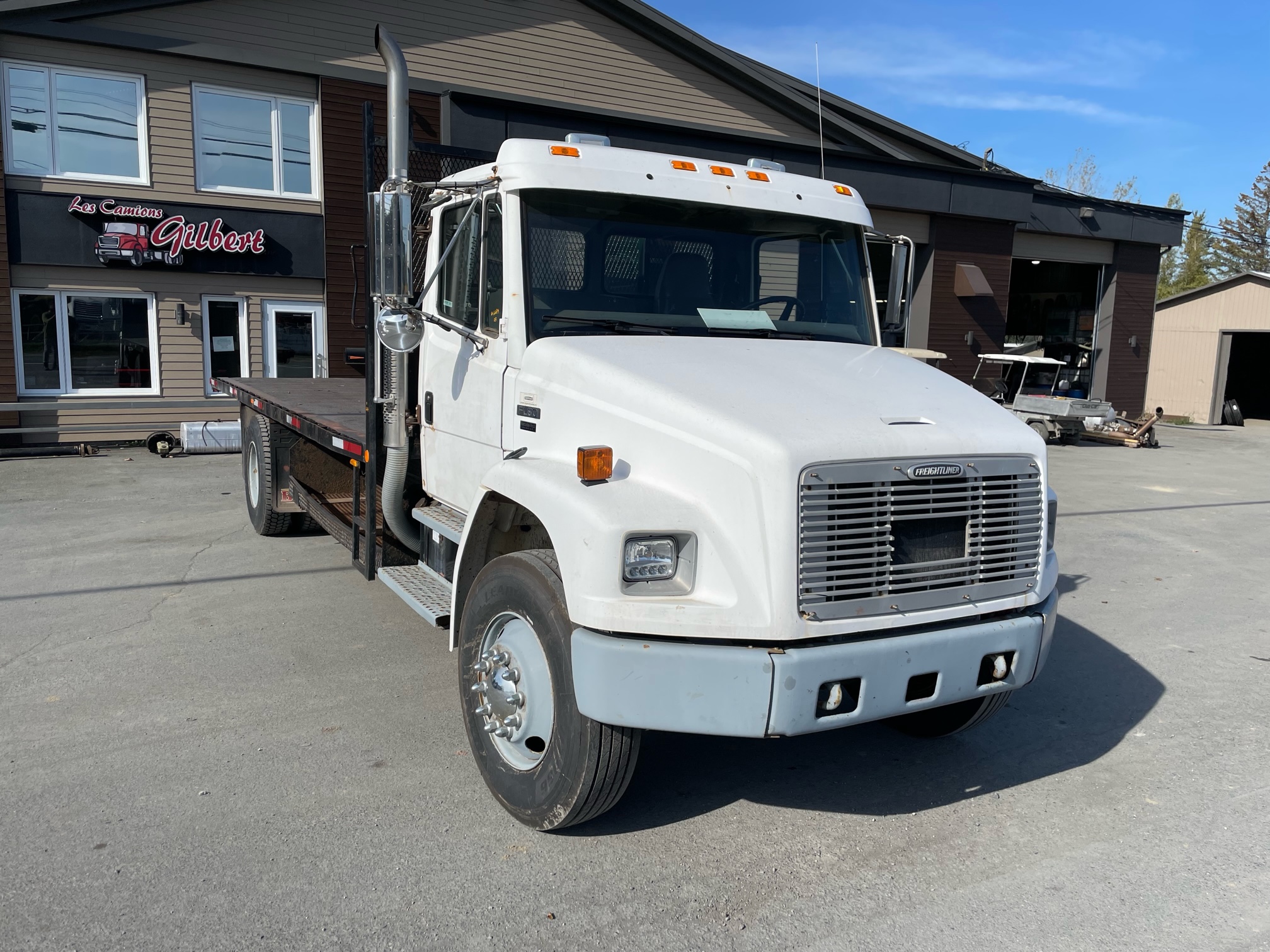 2003 - Freightliner FL80 - Camion Plateforme - 03.jpeg