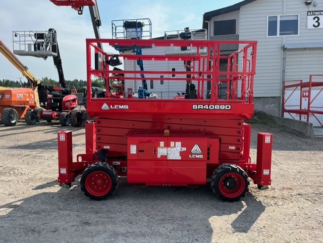 LGMG SR4069 2023 #EH0017 PROFIL DROITE RIGHT SIDE.jpg