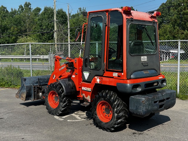 Kubota R420S (2).jpg