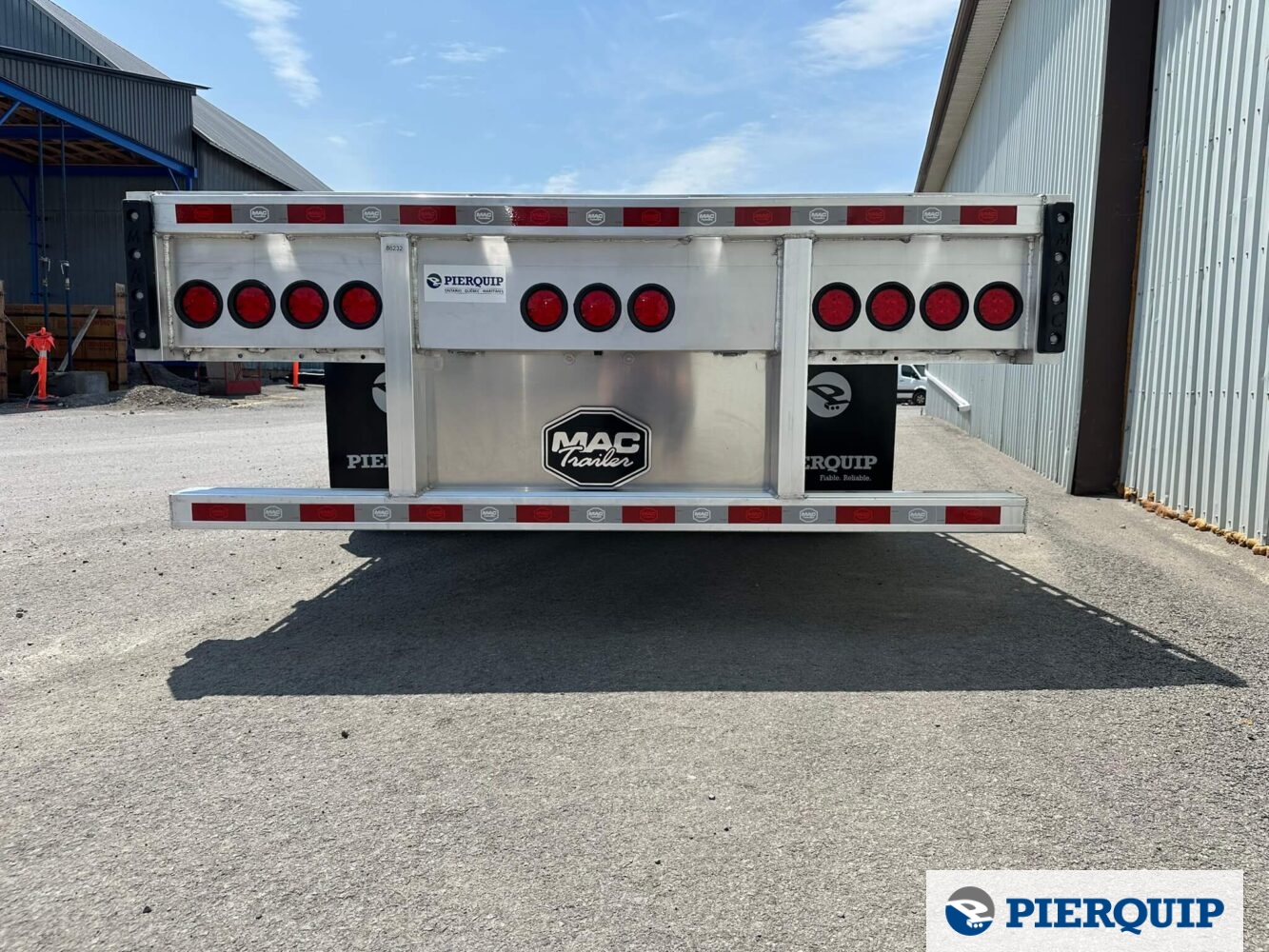 Pierquip_Mac-Trailer_Aluminum_Flatbed_Bunk_Pocket_Tridem-10.jpeg