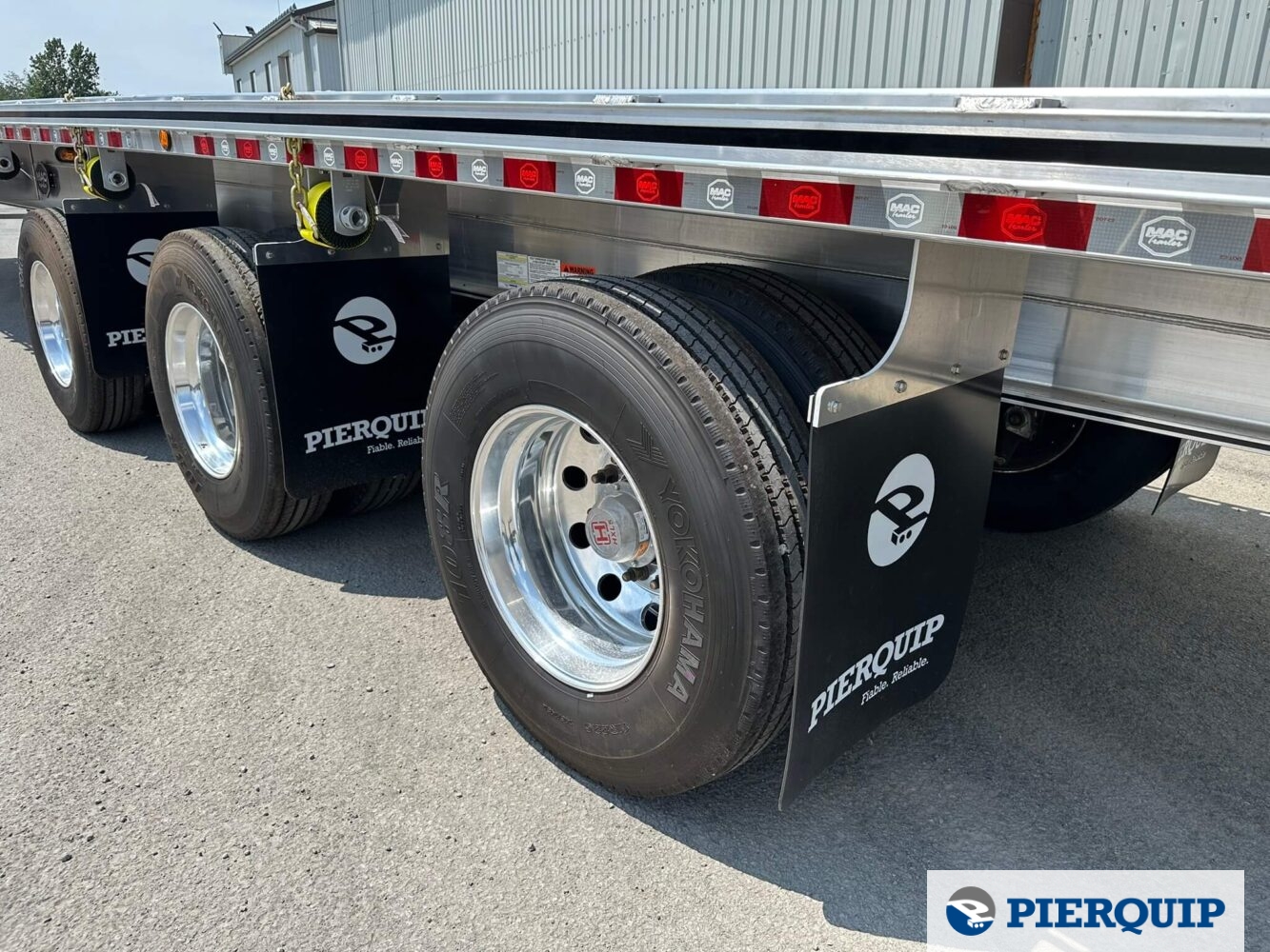 Pierquip_Mac-Trailer_Aluminum_Flatbed_Bunk_Pocket_Tridem-8.jpeg