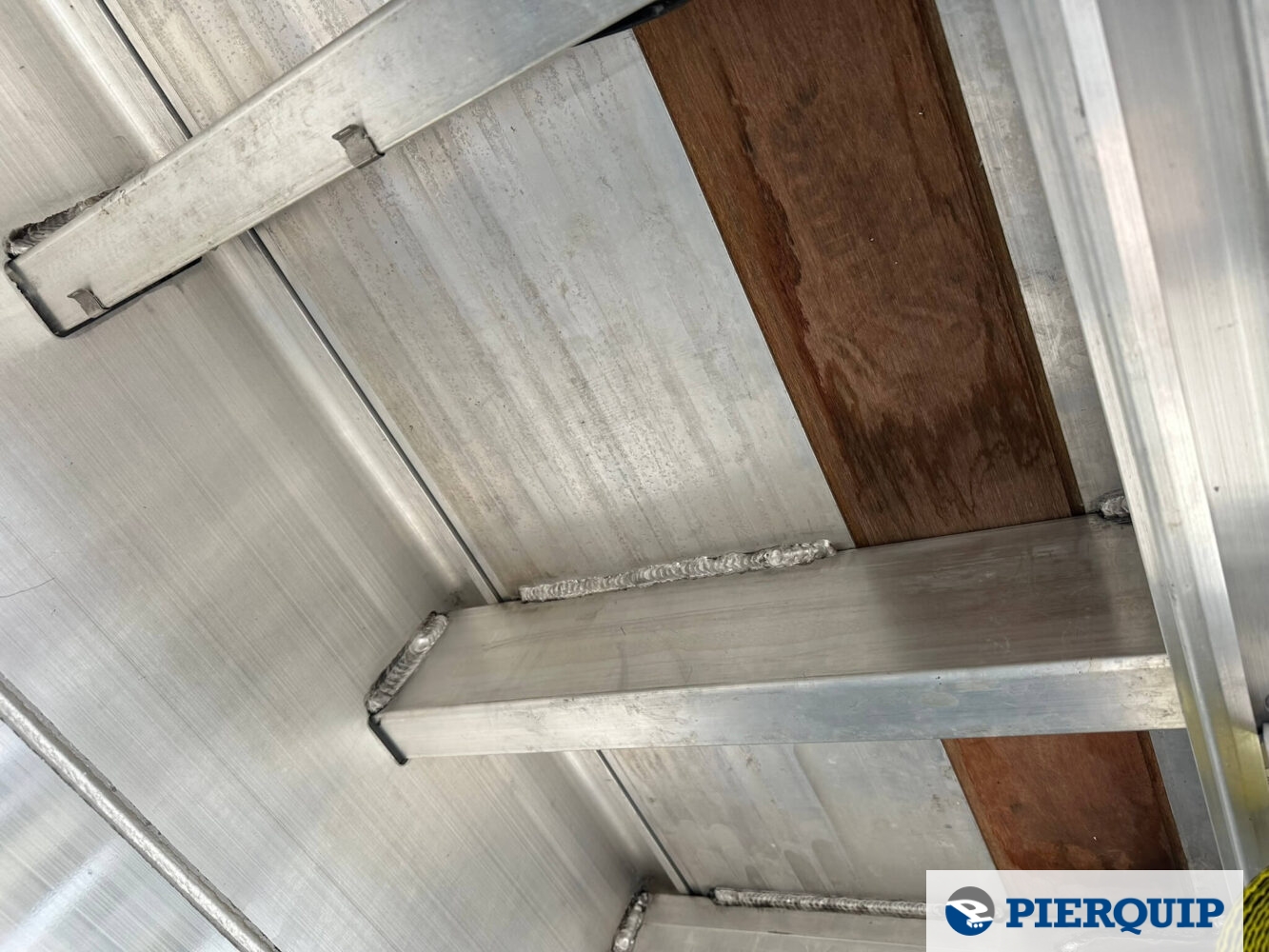 Pierquip_Mac-Trailer_Aluminum_Flatbed_Bunk_Pocket_Tridem-7.jpeg