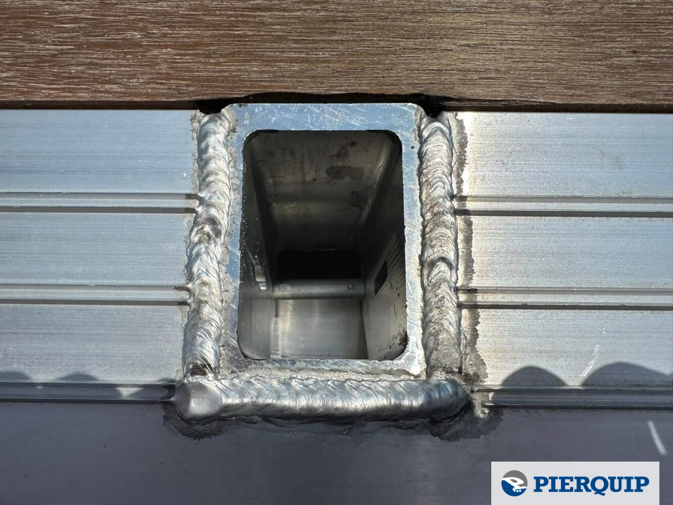 Pierquip_Mac-Trailer_Aluminum_Flatbed_Bunk_Pocket_Tridem-4.jpeg