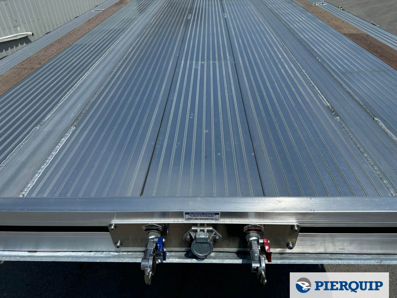 Pierquip_Mac-Trailer_Aluminum_Flatbed_Bunk_Pocket_Tridem-3.jpeg