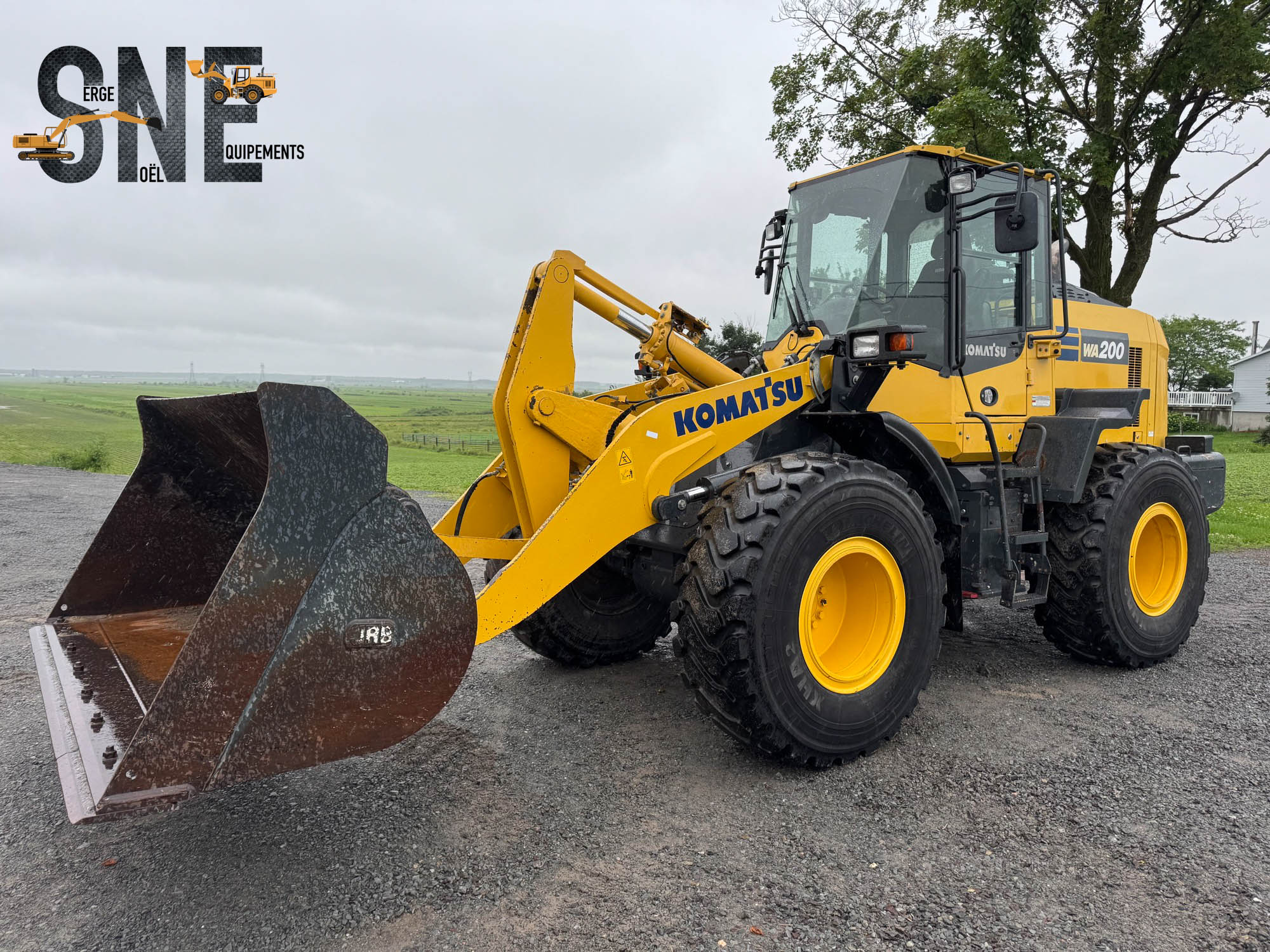 Komatsu WA200-8_7021.jpg